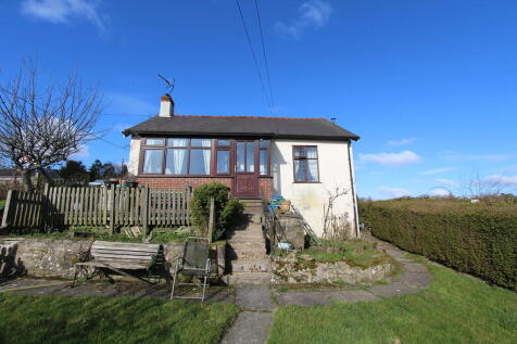 Old Road, Bwlchgwyn 3 bed detached bungalow for sale