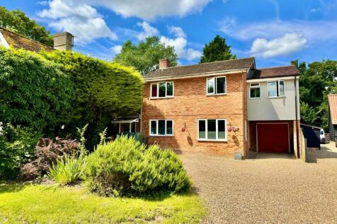 6 bedroom detached house for sale