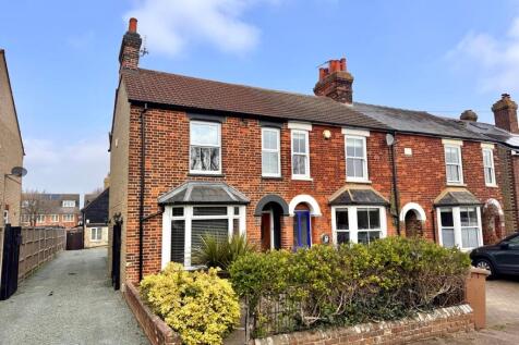 4 bedroom semi-detached house for sale
