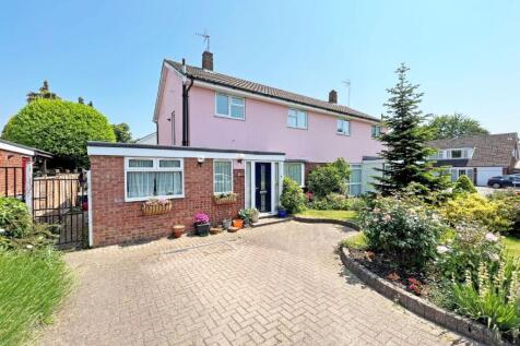 3 bedroom semi-detached house for sale