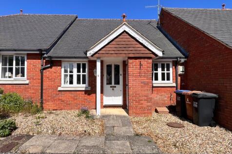 2 bedroom terraced bungalow for sale