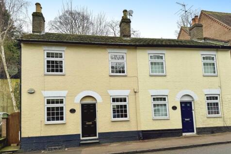 2 bedroom semi-detached house for sale