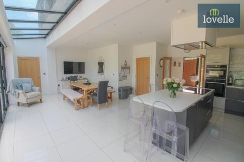 The Riverbank, Louth LN11 5 bed detached house for sale