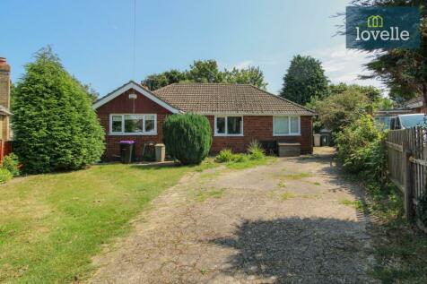 4 bedroom detached bungalow for sale