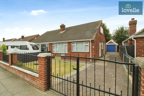 3 bedroom semi-detached bungalow for sale