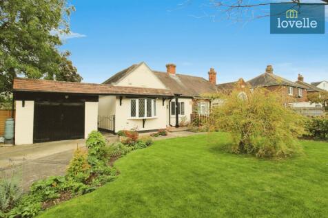 3 bedroom semi-detached bungalow for sale