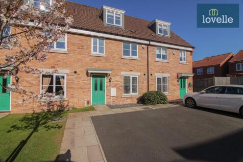 3 bedroom town house for sale