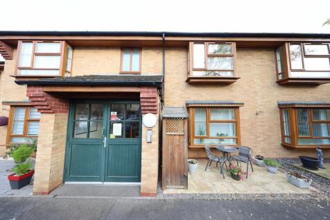 Priestley Court, Palmers Drive, Grays 1 bed flat for sale