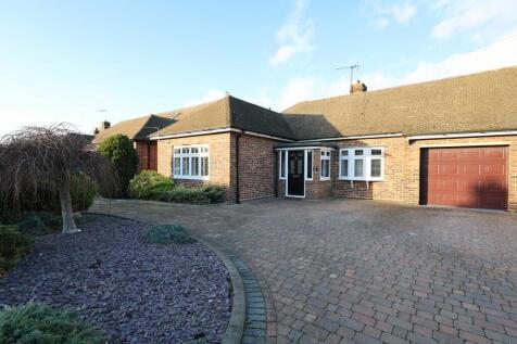 Orsett Heath Crescent, Orsett Heath 4 bed chalet for sale