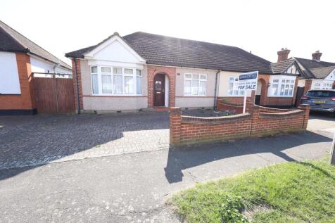 2 bedroom semi-detached bungalow for sale