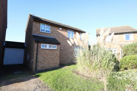 3 bedroom link detached house for sale