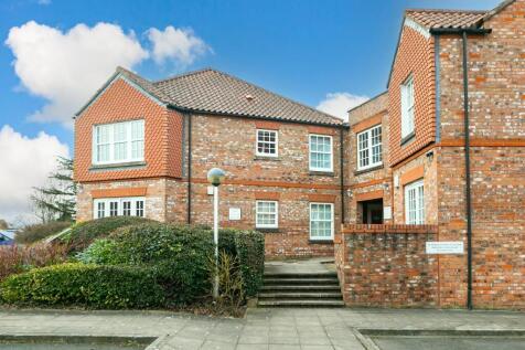 2 bedroom ground floor flat for sale