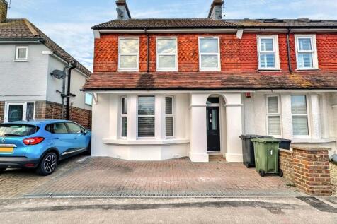 Victoria Road, Polegate 3 bed end of terrace house for sale