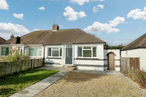 2 bedroom semi-detached bungalow for sale