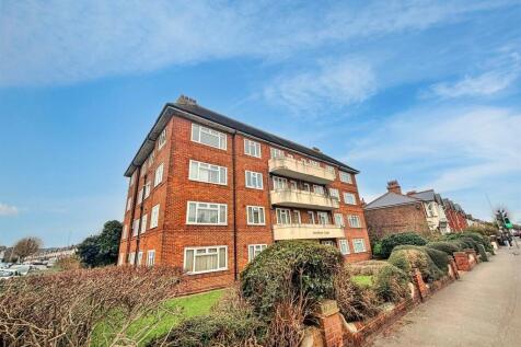 Seaside, Eastbourne 2 bed flat for sale