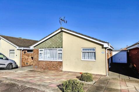 Middleton Drive, Eastbourne 2 bed detached bungalow for sale