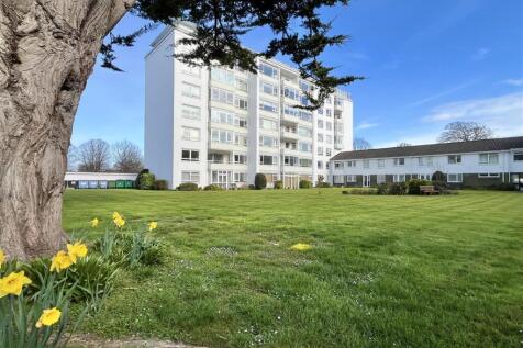 Compton Place Road, Eastbourne 3 bed flat for sale