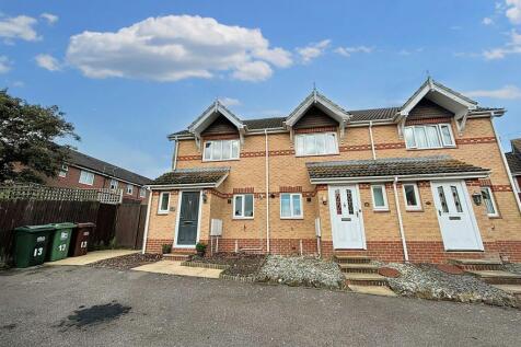 Middleham Way, Eastbourne 2 bed end of terrace house for sale