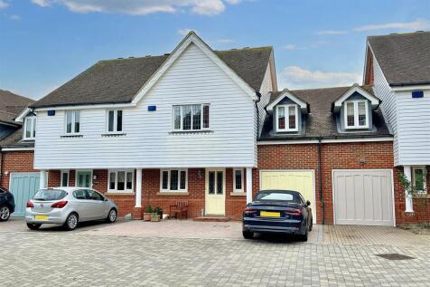 Silver Strand West, Eastbourne 3 bed semi