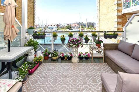 Golden Gate Way, Eastbourne 2 bed flat for sale