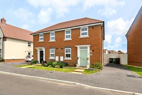 2 bedroom semi-detached house for sale