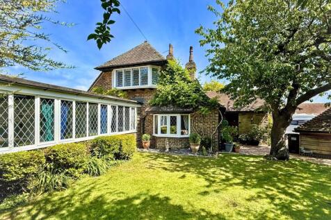 Le Brun Road, Eastbourne 6 bed detached house for sale