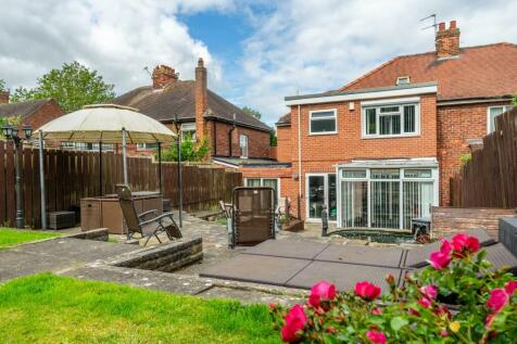 4 bedroom semi-detached house for sale