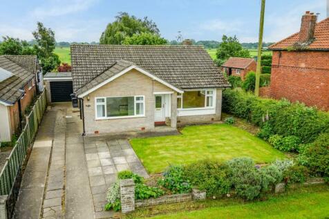 2 bedroom detached bungalow for sale