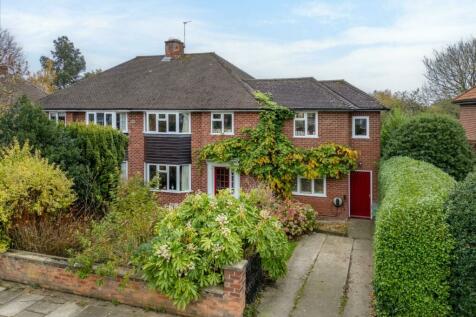 3 bedroom semi-detached house for sale