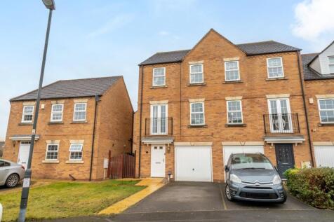 Didsbury Close, York 4 bed townhouse for sale
