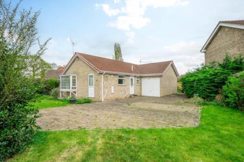 2 bedroom detached bungalow for sale