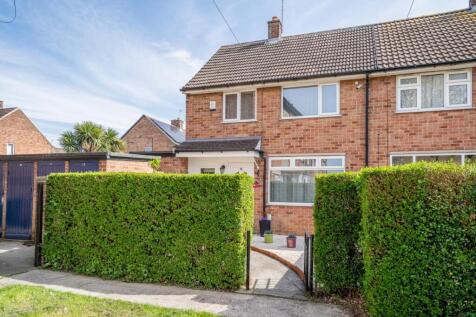 2 bedroom semi-detached house for sale