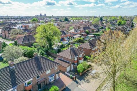 2 bedroom semi-detached house for sale