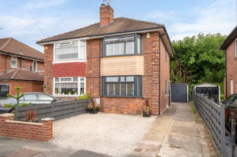 2 bedroom semi-detached house for sale