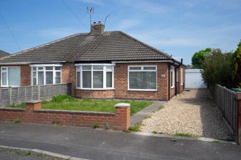 3 bedroom semi-detached bungalow for sale
