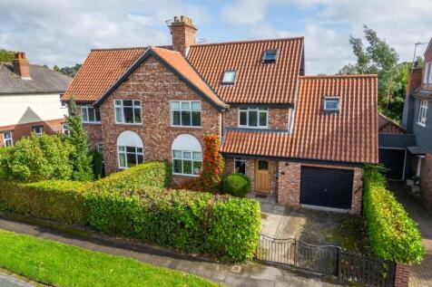 4 bedroom semi-detached house for sale