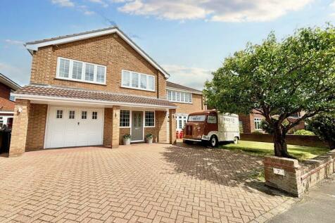 5 bedroom detached house for sale