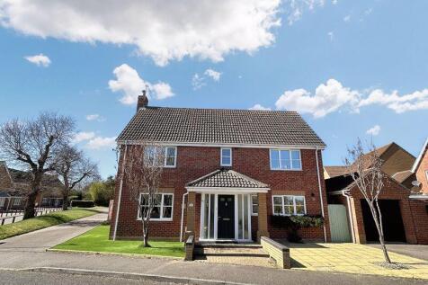 4 bedroom detached house for sale