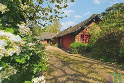 4 bedroom detached bungalow for sale