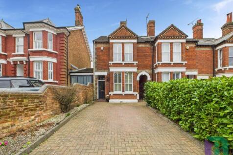 Station Road, Milton Keynes MK17 4 bed terraced house for sale
