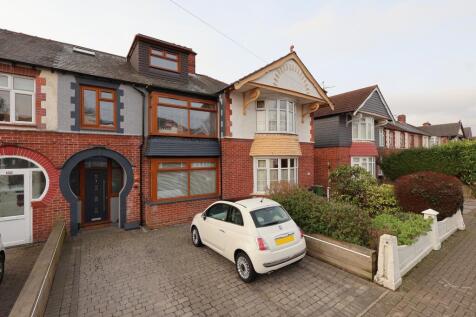 Hawthorn Crescent, Cosham, Portsmouth 4 bed terraced house for sale