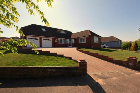 4 bedroom detached bungalow for sale