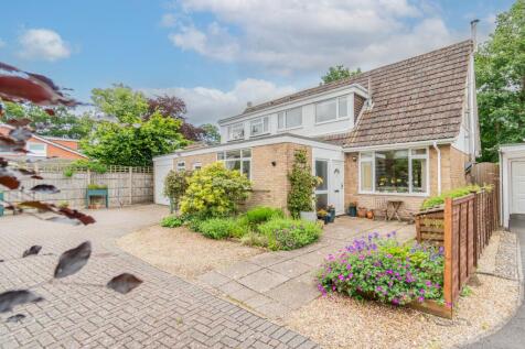 Drakes Close, Hythe 4 bed chalet for sale