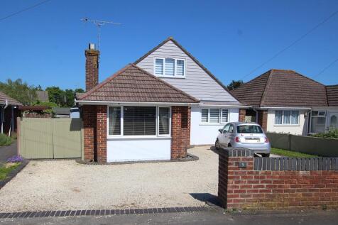 Hollybank Crescent, Hythe 4 bed chalet for sale