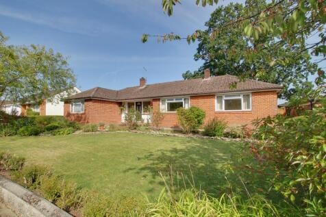 Braishfield, Romsey 4 bed detached bungalow for sale