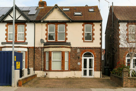 5 bedroom semi-detached house for sale