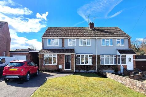 4 bedroom semi-detached house for sale