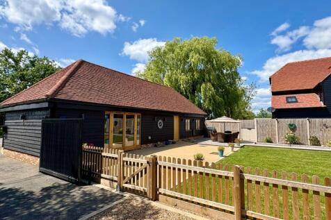 Threshers Bush, Harlow, CM17 3 bed detached house for sale