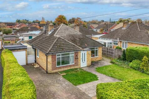 2 bedroom detached bungalow for sale