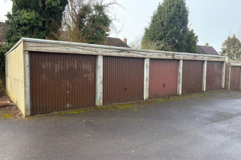 May Tree Road, Andover, SP10 3DZ Garage for sale